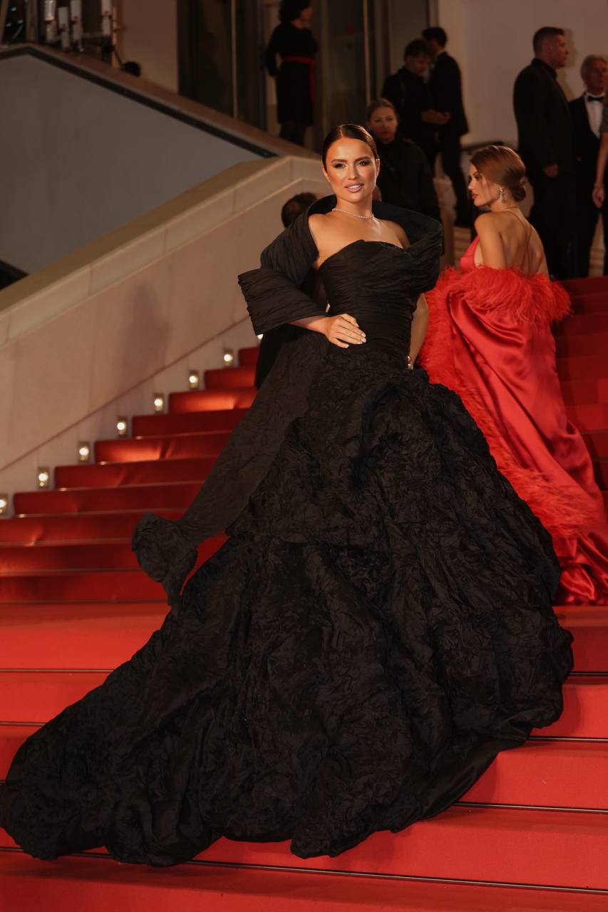 Unveiling Elegance and Glamour: Ukrainian Fashion Designer Anna ...